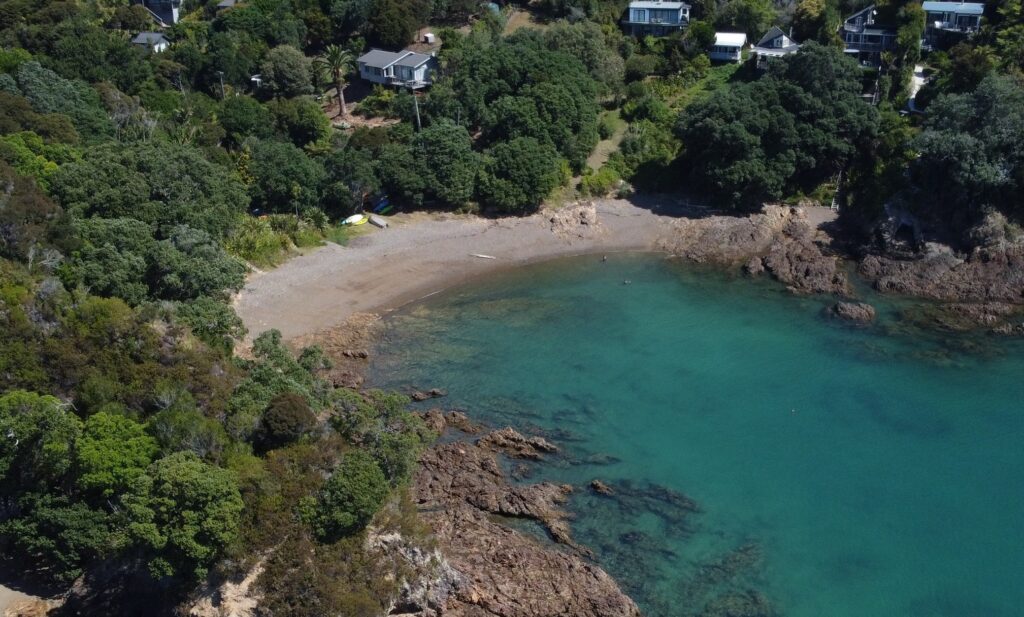 Hekerua Bay