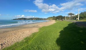 Oneroa-Beach-a-Featured-Image-1-1536x902